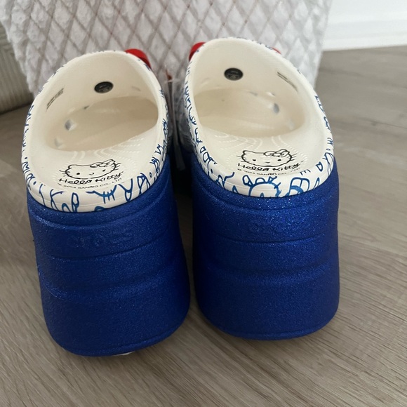 Hello Kitty - Picture 5 of 7